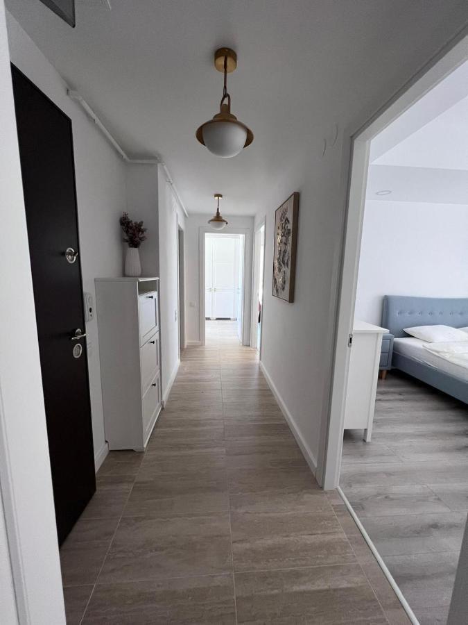 Cosmopolis Bliss: Your Home Away From Home Stefanestii de Jos エクステリア 写真